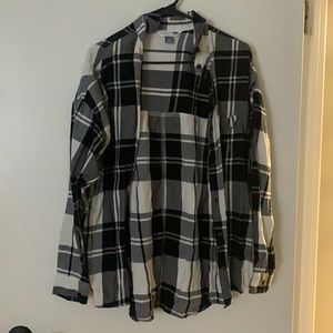 Women’s black and white flannel